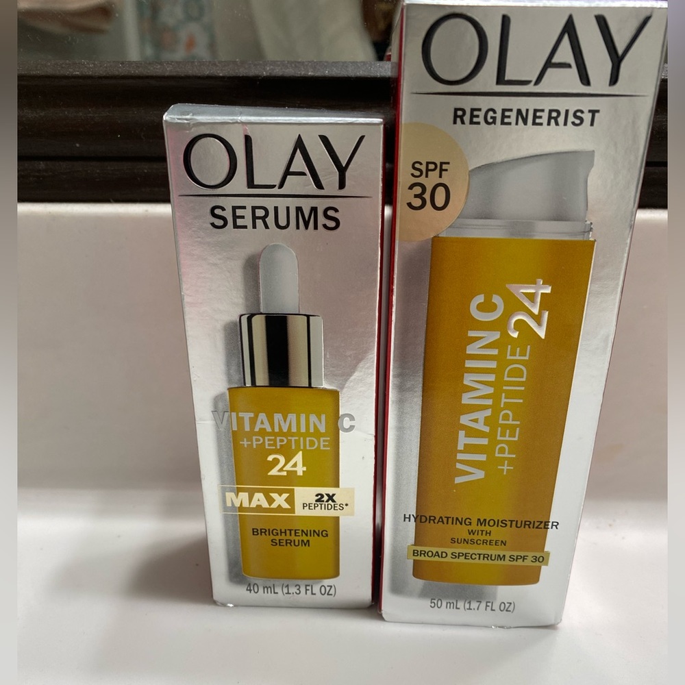 BUNDLE! NEW! Olay Regenerist Vitamin C+ Peptide Brightening Serum… - Picture 1 of 6